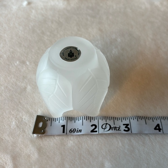 Partylite - Set of three Frosted Lotus Blossom candle holders - Picture 5 of 9